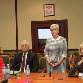 powiększ zdjęcie: Pożegnanie pani wiceprezydent