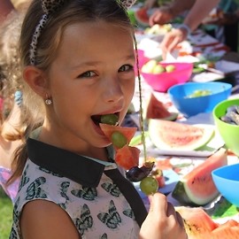 powiększ zdjęcie: Koc, trawa i zabawa, czyli Zdrowa Legnica