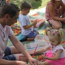 powiększ zdjęcie: Koc, trawa i zabawa, czyli Zdrowa Legnica