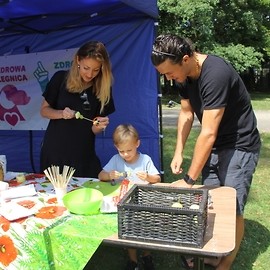 powiększ zdjęcie: Koc, trawa i zabawa, czyli Zdrowa Legnica