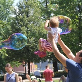 powiększ zdjęcie: Koc, trawa i zabawa, czyli Zdrowa Legnica