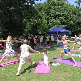 powiększ zdjęcie: Koc, trawa i zabawa, czyli Zdrowa Legnica