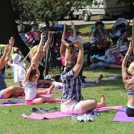 powiększ zdjęcie: Koc, trawa i zabawa, czyli Zdrowa Legnica