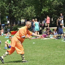 powiększ zdjęcie: Koc, trawa i zabawa, czyli Zdrowa Legnica