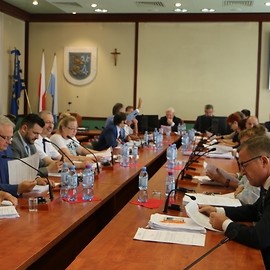 powiększ zdjęcie: Przedostatnia sesja Rady Miejskiej Legnicy w tej kadencji