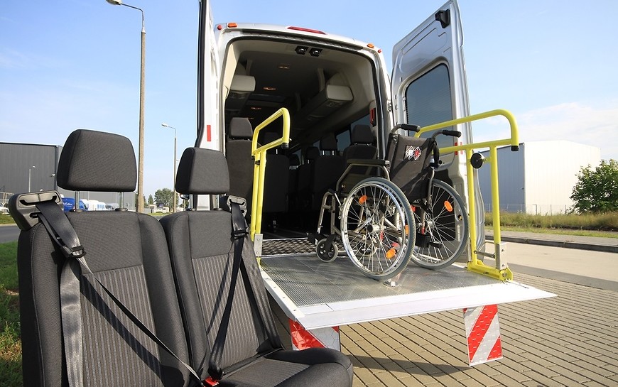 Niepełnosprawni otrzymają pięć nowych autobusów