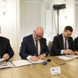powiększ zdjęcie: Samorządy Zagłębia Miedziowego razem powalczą o unijne środki