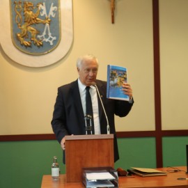 Prezydent Tadeusz Krzakowski z wotum zaufania i absolutorium