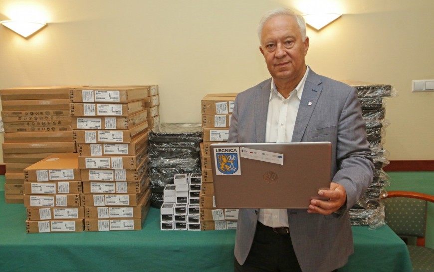 Legnica zakupiła nowoczesne komputery w ramach ministerialnych projektów