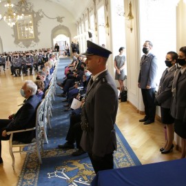 powiększ zdjęcie: Święto Policji. Prezydent Tadeusz Krzakowski podziękował funkcjonariuszom