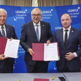 powiększ zdjęcie: Porozumienie terytorialne o wartości 64 mln euro podpisane