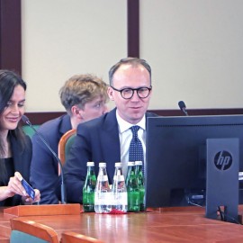 powiększ zdjęcie: Więcej pieniędzy na remonty i pomoc społeczną