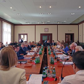 powiększ zdjęcie: Więcej pieniędzy na remonty i pomoc społeczną