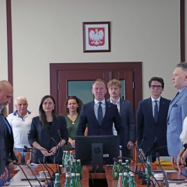Więcej pieniędzy na remonty i pomoc społeczną
