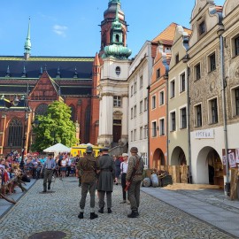 powiększ zdjęcie: Legnica uczciła 80. rocznicę Powstania Warszawskiego