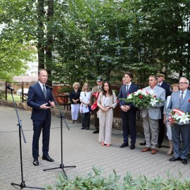 powiększ zdjęcie: Legnica uczciła 80. rocznicę Powstania Warszawskiego