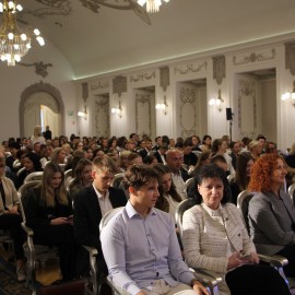 Wręczono stypendia Prezydenta Miasta Legnicy dla najzdolniejszych uczniów