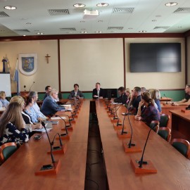 powiększ zdjęcie: Spotkanie z zarządcami na temat podwórek i zasieków śmietnikowych