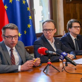 powiększ zdjęcie: W niecałe dwa lata powstanie w Legnicy centrum przesiadkowe